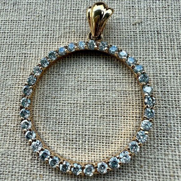 STUNNING LARGE GOLDTONE CRYSTAL CIRCLE PENDANT ✨ - Picture 17 of 17